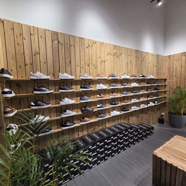 Raphael Avenue Shoe Shop