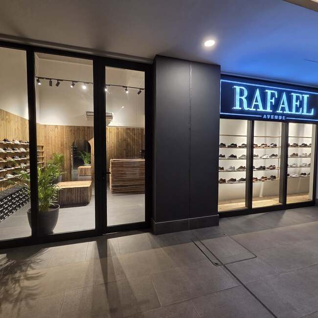 Raphael Avenue Shoe Shop